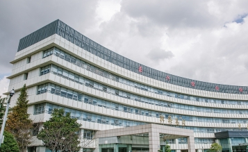 嘉興綜合保稅區(qū)興業(yè)路東側(cè)、大橋港南側(cè)、東巡邏通道西側(cè)、區(qū)和路北側(cè)。